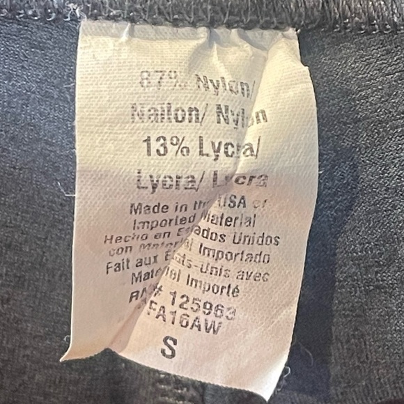 Beyond Yoga Leggings in shades of grey - size small - Picture 3 of 6